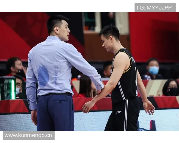 荣耀之路：CBA总决赛舞台上的团队精神与个人英雄主义